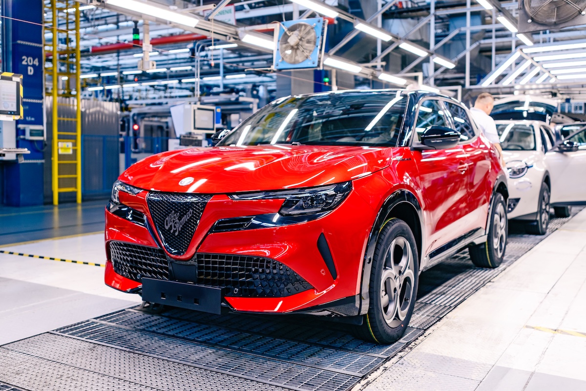 Stellantis Tychy festeggia 500.000 B-SUV con Alfa Romeo Junior
