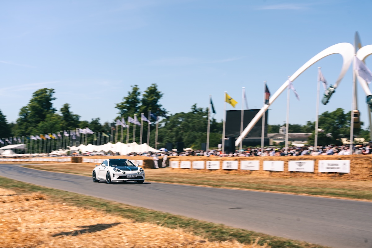 Alpine A110 elettrica, la strategia parte da Goodwood
