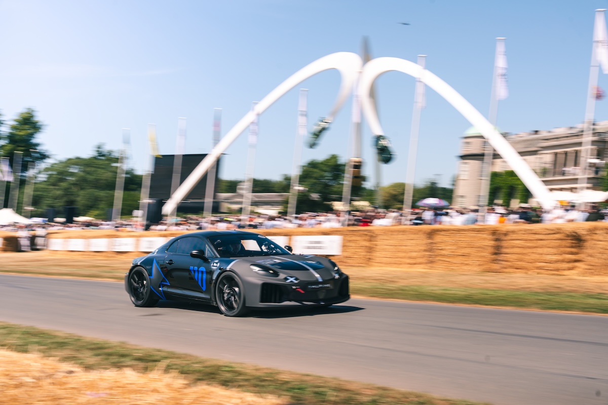 Alpine A110 elettrica, la strategia parte da Goodwood