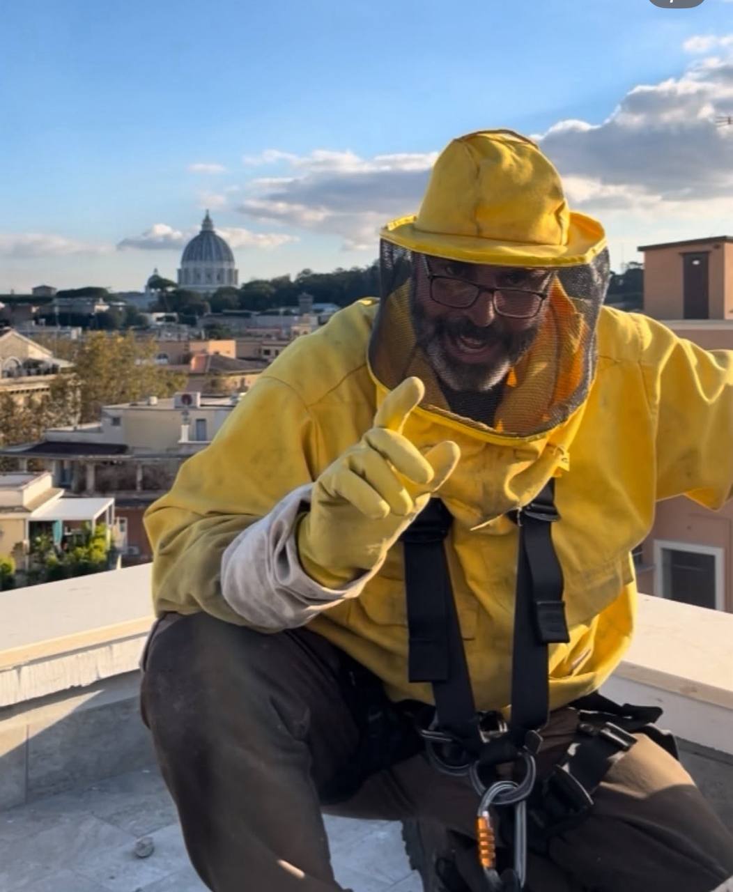 Vespa orientalis, Andrea Lunerti racconta la scoperta che ha cambiato la mappa degli insetti in Italia – INTERVISTA e VIDEO Vespa orientalis, Andrea Lunerti racconta la scoperta che ha cambiato la mappa degli insetti in Italia – INTERVISTA e VIDEO