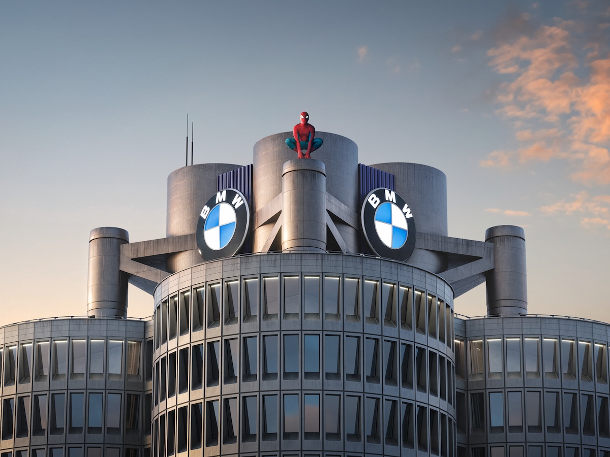 BMW iX3 entra nel nuovo Spider-Man: la sfida Neue Klasse