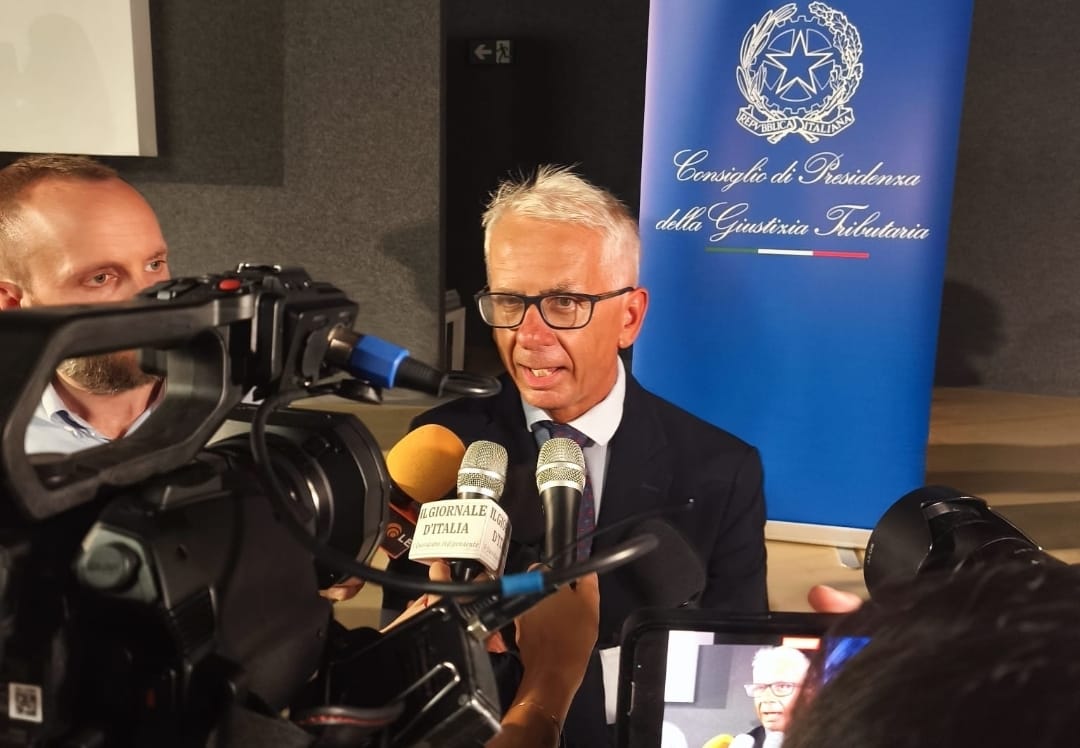 Giustizia Tributaria, Consigliere Cosimo Maria Ferri: “L’ingresso dei primi magistrati tributari segna una svolta storica al servizio di una giustizia più efficiente e vicina ai cittadini” Giustizia Tributaria, Consigliere Cosimo Maria Ferri: “L’ingresso dei primi magistrati tributari segna una svolta storica al servizio di una giustizia più efficiente e vicina ai cittadini”
