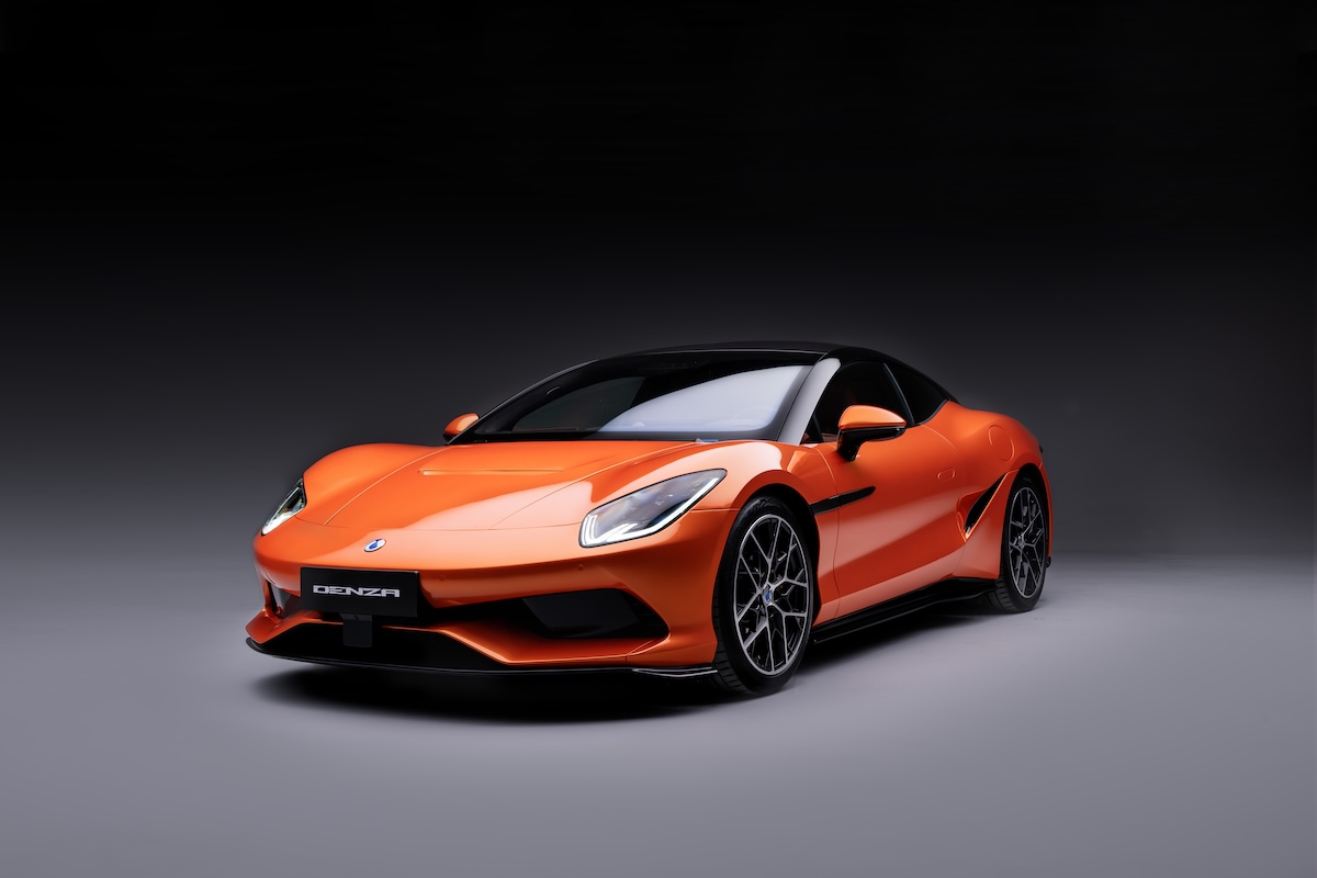 DENZA Z, la supercar elettrica da 1.604 CV debutta a Goodwood