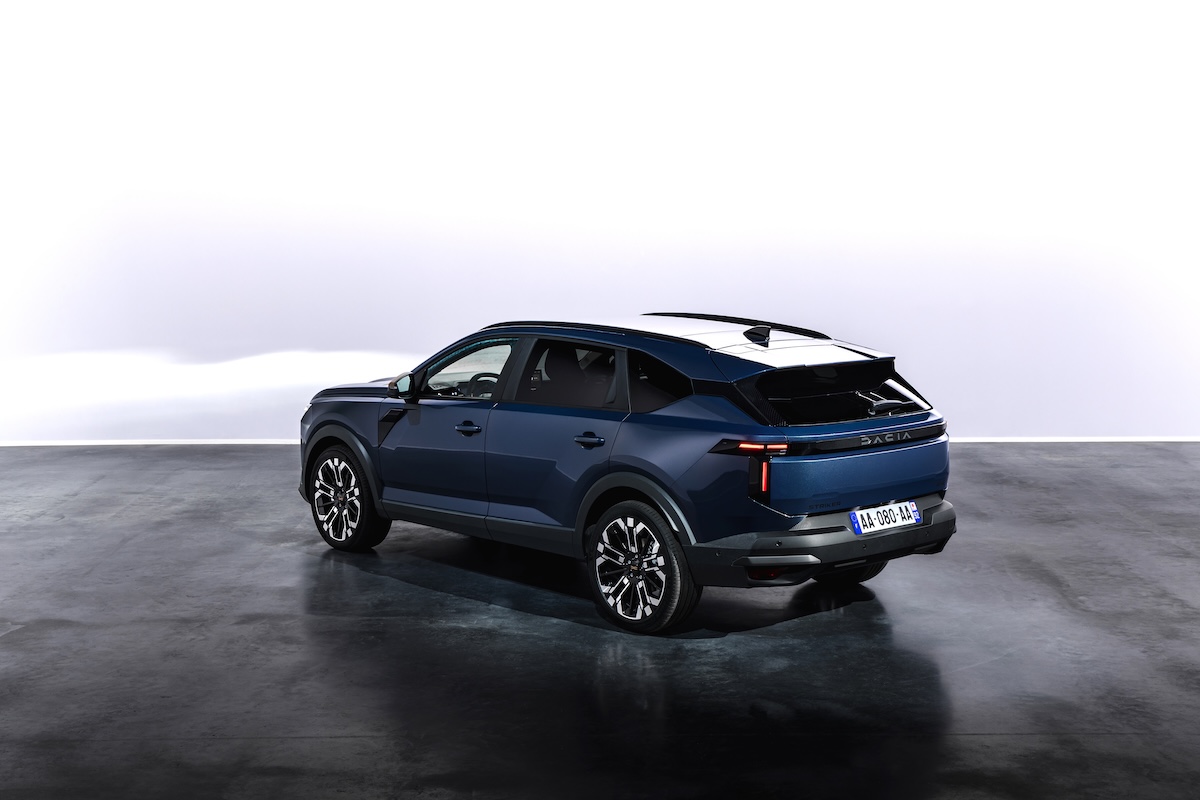Striker, il crossover Dacia che non vuole essere un SUV Striker, il crossover Dacia che non vuole essere un SUV