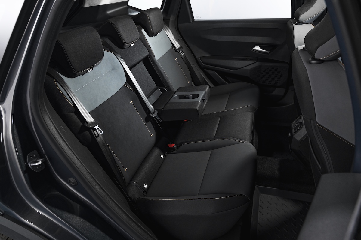 Striker, il crossover Dacia che non vuole essere un SUV Striker, il crossover Dacia che non vuole essere un SUV