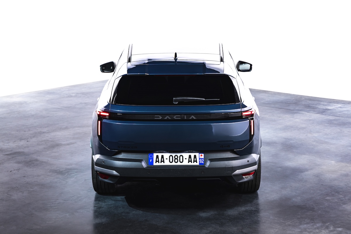 Striker, il crossover Dacia che non vuole essere un SUV Striker, il crossover Dacia che non vuole essere un SUV