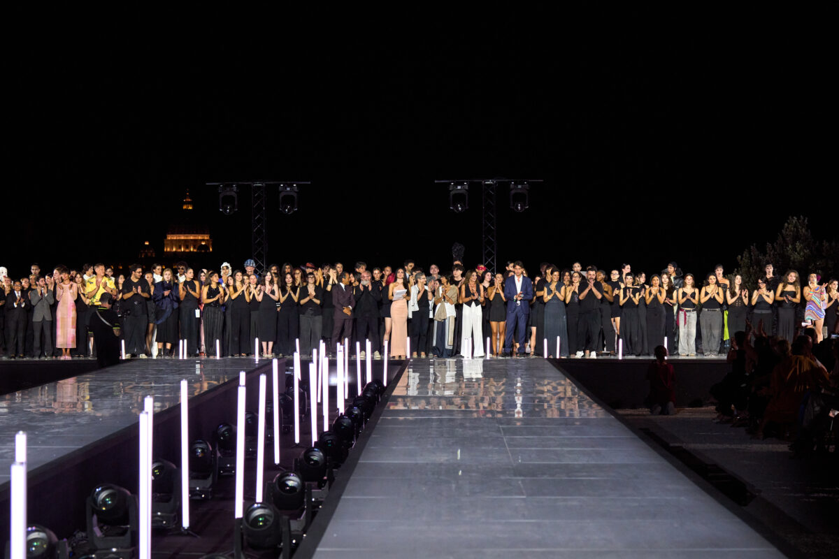 Dalla Terrazza del Pincio alla Galleria d’Arte Moderna, l’ Alta Moda torna in città. Sperimentazioni, vecchi trend, investimenti. E si punta sui giovani Dalla Terrazza del Pincio alla Galleria d’Arte Moderna, l’ Alta Moda torna in città. Sperimentazioni, vecchi trend, investimenti. E si punta sui giovani
