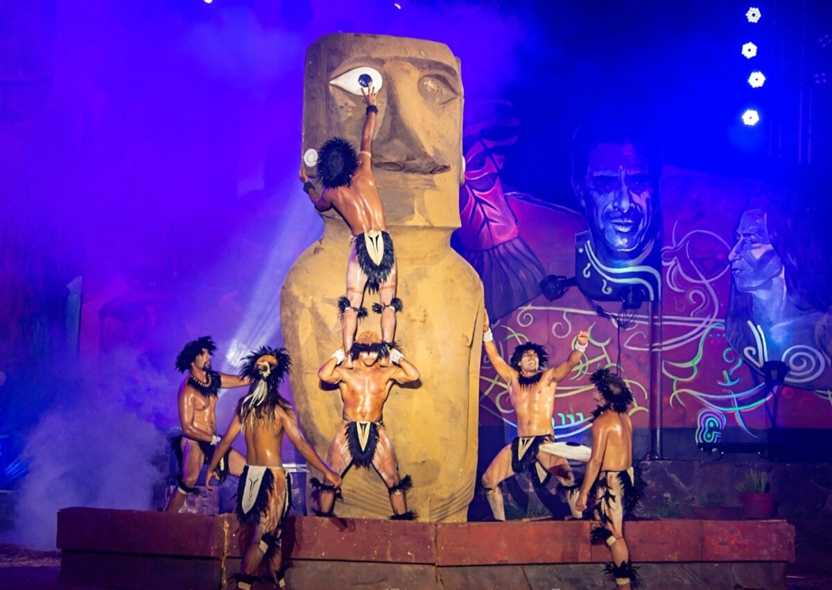 Musica, danze e tradizioni internazionali per una notte a Sabaudia, torna la parata dei gruppi folkloristici da tutto il mondo