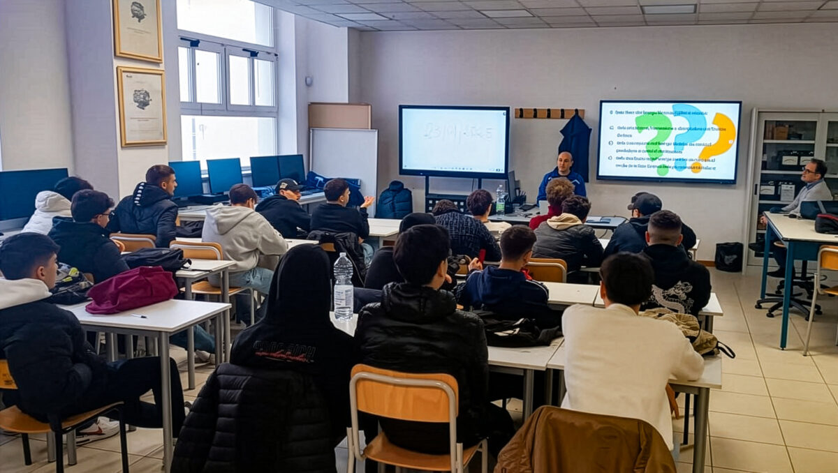 Terna, oltre 2.000 studenti nella formazione scuola-lavoro Terna, oltre 2.000 studenti nella formazione scuola-lavoro