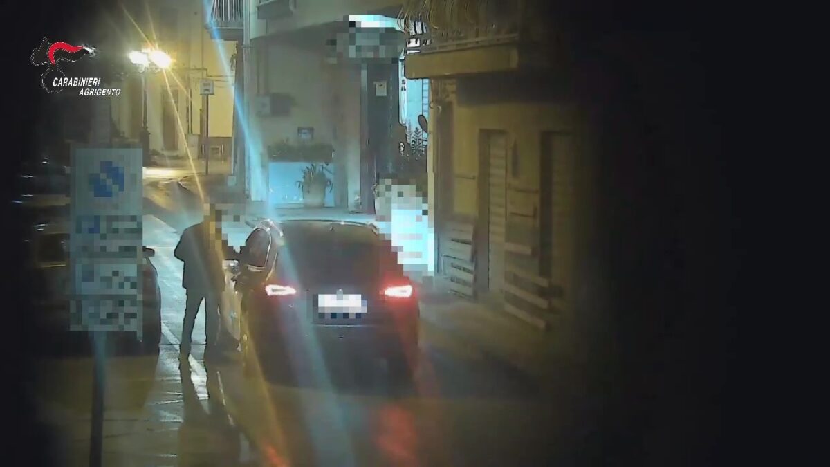 Agrigento, dalla cocaina all’eroina: smantellata una rete di spaccio. Scattano 11 misure cautelari Agrigento, dalla cocaina all’eroina: smantellata una rete di spaccio. Scattano 11 misure cautelari