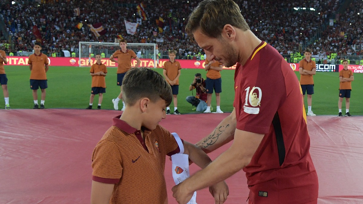 La parabola di Almaviva, da erede di Totti alla serie C nel Cosenza La parabola di Almaviva, da erede di Totti alla serie C nel Cosenza
