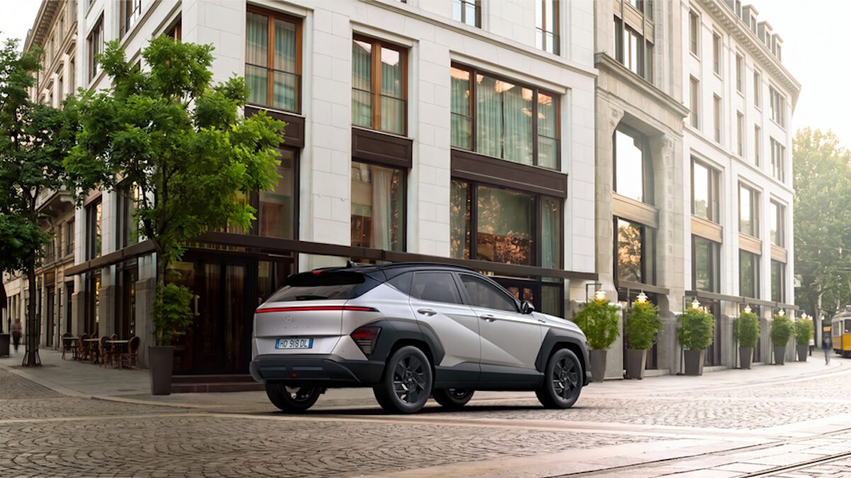 KONA Dark Line arriva in Italia: motori e prezzi KONA Dark Line arriva in Italia: motori e prezzi