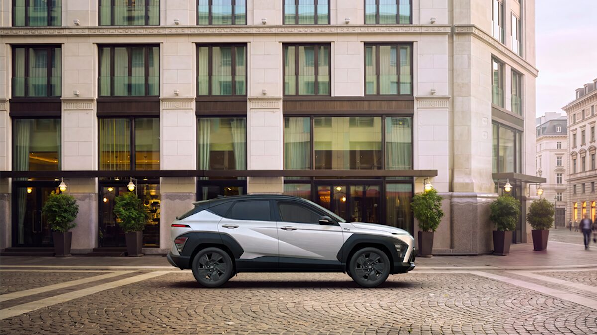 KONA Dark Line arriva in Italia: motori e prezzi KONA Dark Line arriva in Italia: motori e prezzi