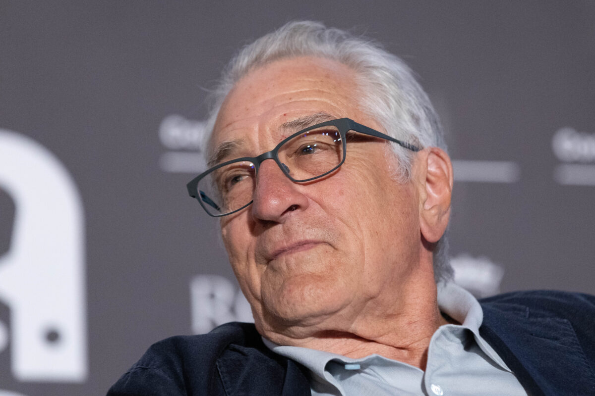 “Novecento”, il cult movie che non invecchia. Robert De Niro lo celebra in piazza a Roma “Novecento”, il cult movie che non invecchia. Robert De Niro lo celebra in piazza a Roma