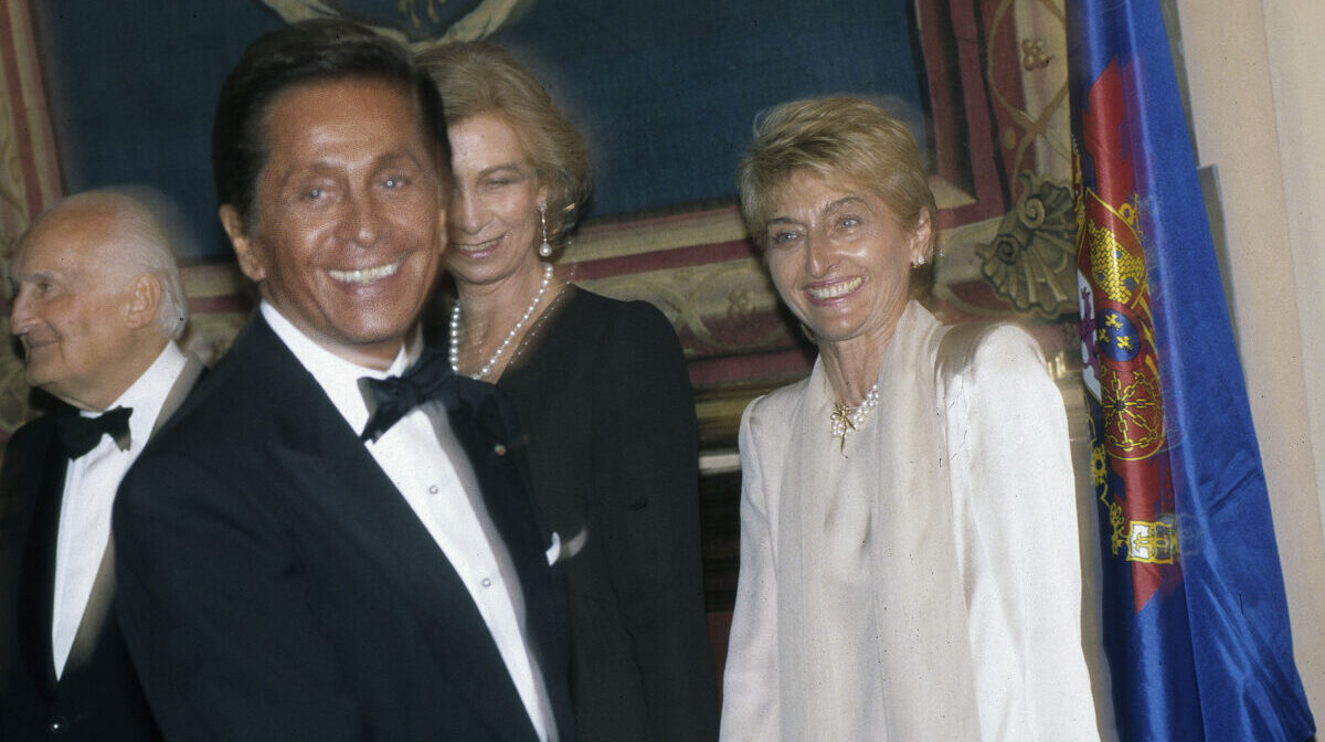 Eredità Valentino, nel testamento la sorpresa dell’unico erede: le ville, il castello e gli yatch. Chi sono i fortunati