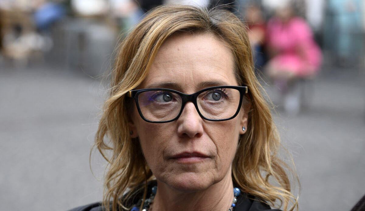 Morto ammanettato, Ilaria Cucchi: “Anni di lotte e nulla è cambiato. Colpa di chi istiga odio, e Vannacci non aiuta” Morto ammanettato, Ilaria Cucchi: “Anni di lotte e nulla è cambiato. Colpa di chi istiga odio, e Vannacci non aiuta”