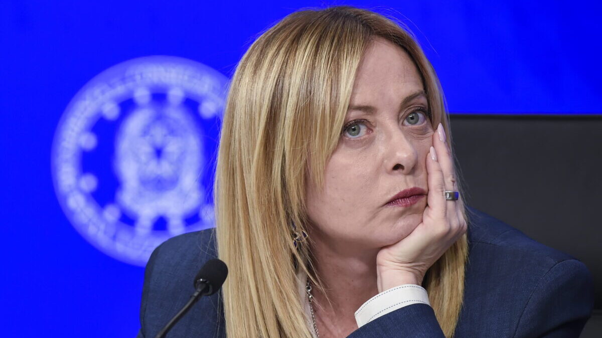 Ceuta, assalto dei migranti al confine: almeno 19 morti. Meloni: “Pronti a sospendere Schengen con la Spagna” Ceuta, assalto dei migranti al confine: almeno 19 morti. Meloni: “Pronti a sospendere Schengen con la Spagna”
