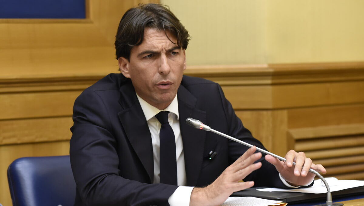 Controcorrente aderisce a Progetto Civico Italia, Onorato: “Calenda aiuta il cdx, con me il campo largo vincerà le elezioni. Vannacci? Mi spaventa” Controcorrente aderisce a Progetto Civico Italia, Onorato: “Calenda aiuta il cdx, con me il campo largo vincerà le elezioni. Vannacci? Mi spaventa”