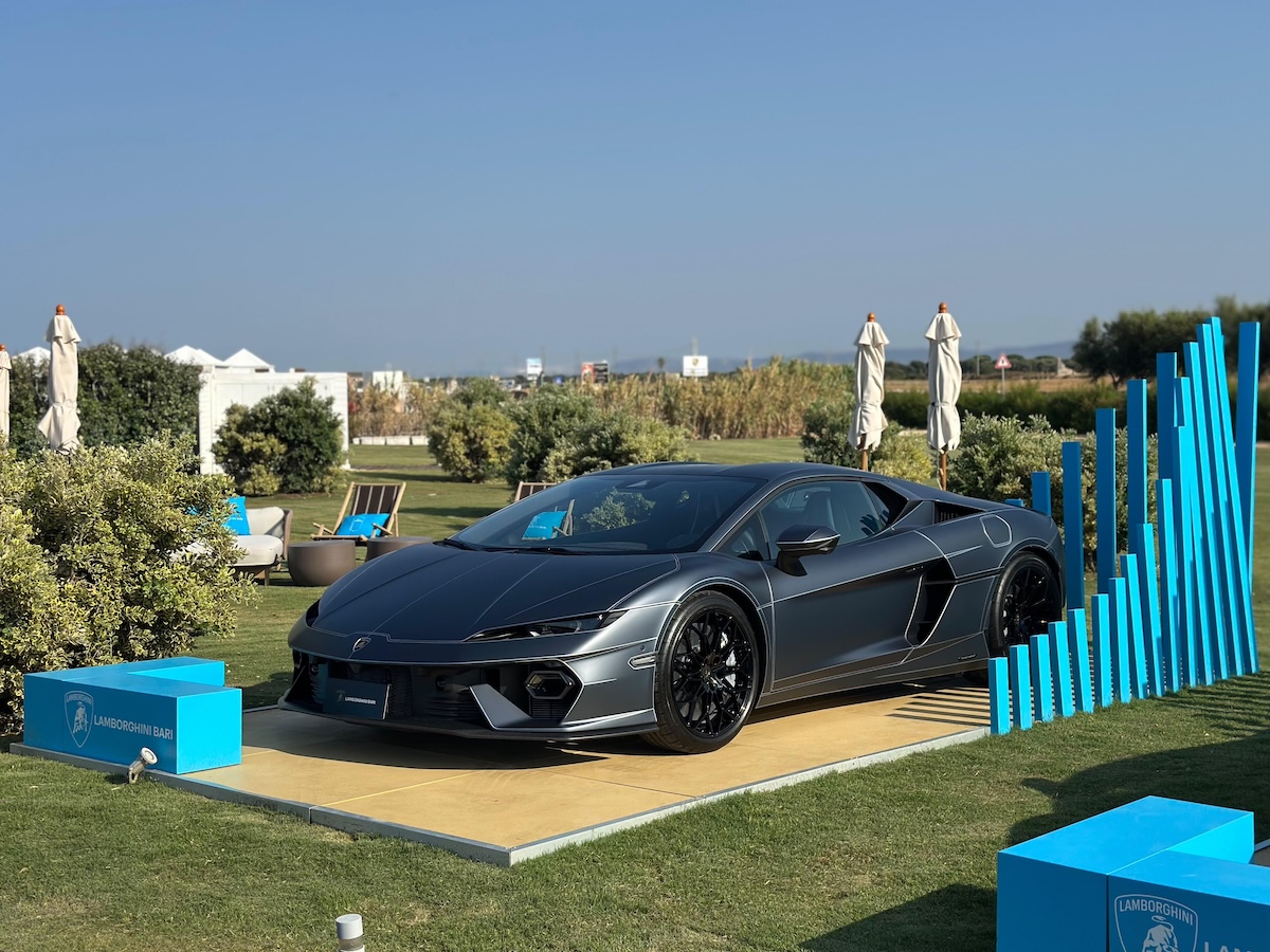 Lamborghini porta la gamma ibrida nelle mete del lusso europeo