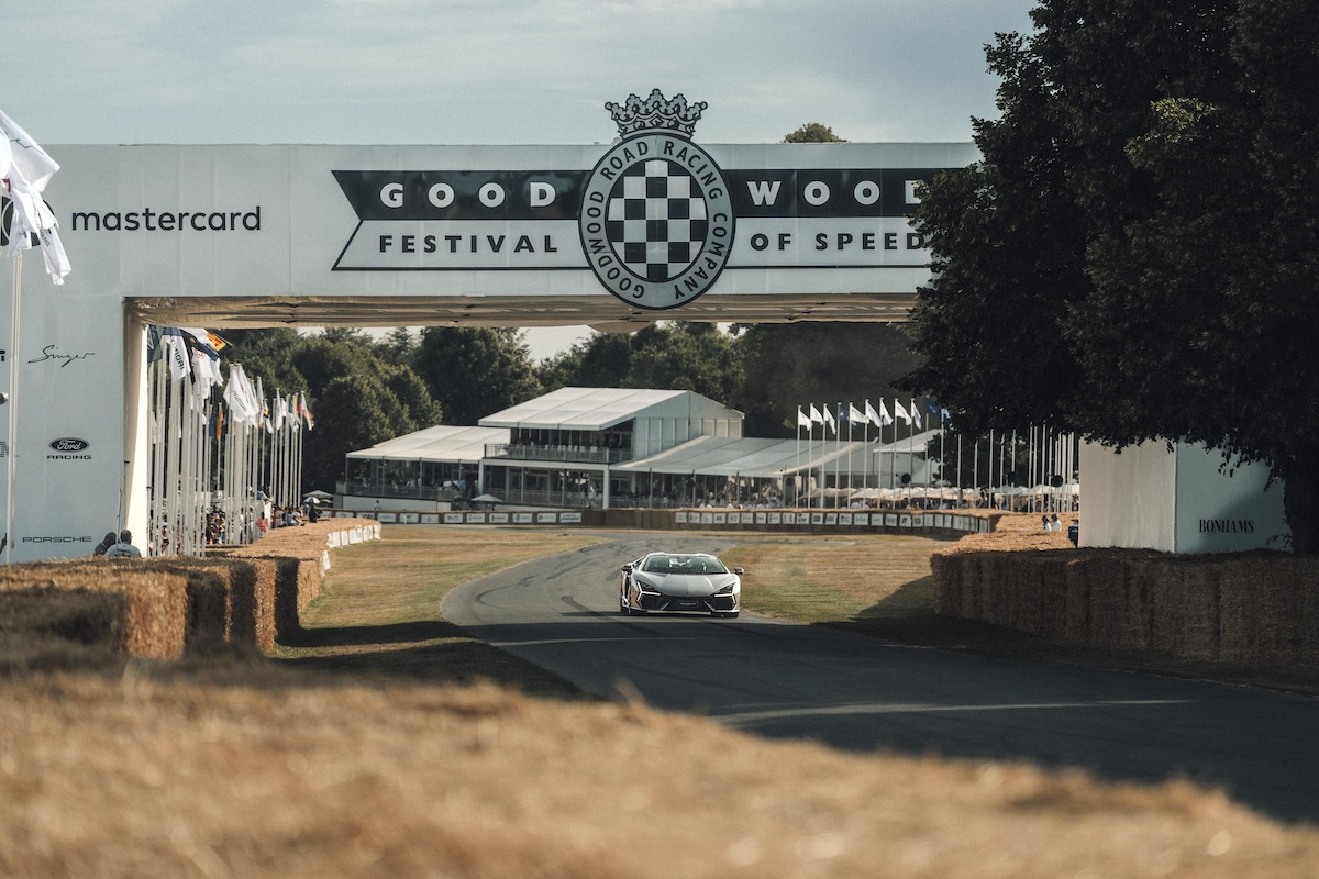 Lamborghini a Goodwood: debutta la Urus SE Performante Lamborghini a Goodwood: debutta la Urus SE Performante