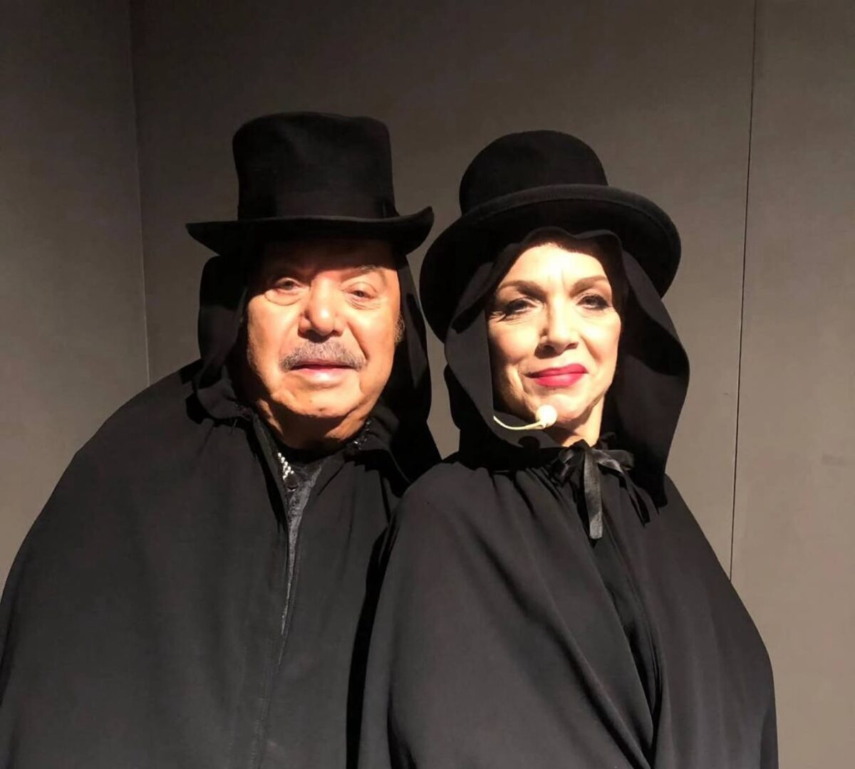 “Sono la figlia di Banfi”. Rosanna ci racconta la favola del gamberetto rosso e i 90 anni del papà che ha fatto sorridere l’Italia – INTERVISTA ESCLUSIVA “Sono la figlia di Banfi”. Rosanna ci racconta la favola del gamberetto rosso e i 90 anni del papà che ha fatto sorridere l’Italia – INTERVISTA ESCLUSIVA