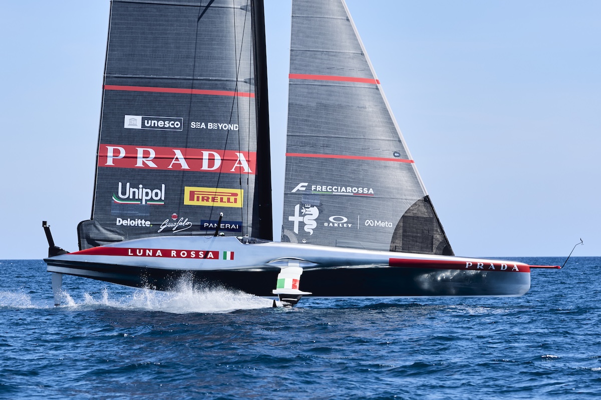 Luna Rossa sdoppia il programma tra Napoli e Cagliari Luna Rossa sdoppia il programma tra Napoli e Cagliari