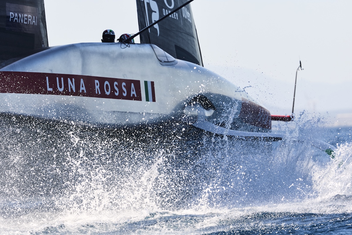 Luna Rossa sdoppia il programma tra Napoli e Cagliari Luna Rossa sdoppia il programma tra Napoli e Cagliari