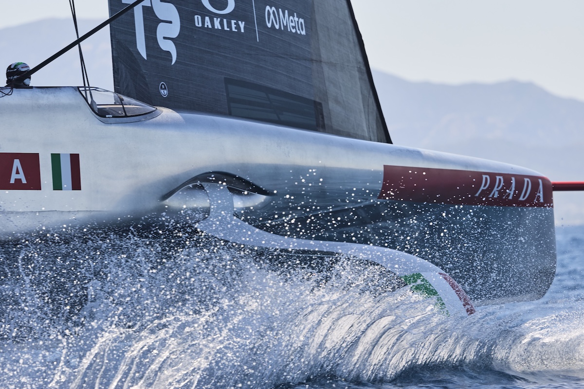 Luna Rossa sdoppia il programma tra Napoli e Cagliari Luna Rossa sdoppia il programma tra Napoli e Cagliari
