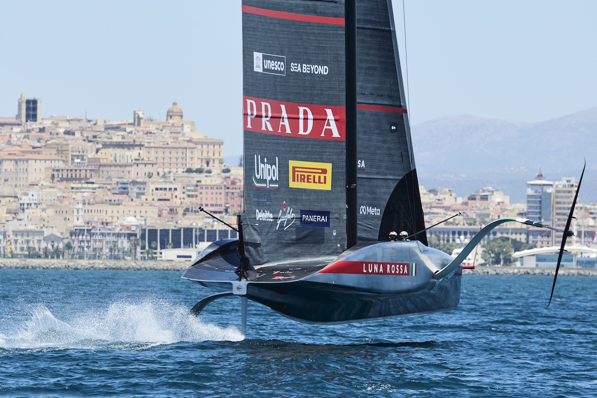 Luna Rossa sdoppia il programma tra Napoli e Cagliari Luna Rossa sdoppia il programma tra Napoli e Cagliari