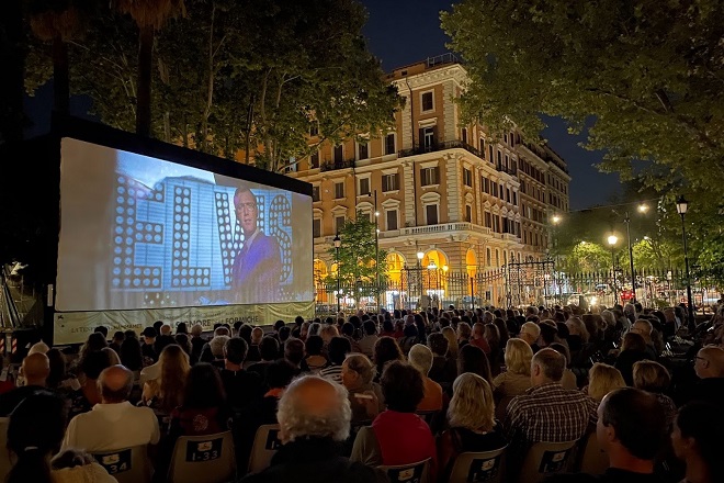 Cinema d’estate a Roma, le sale al chiuso battono le arene sotto le stelle Cinema d’estate a Roma, le sale al chiuso battono le arene sotto le stelle