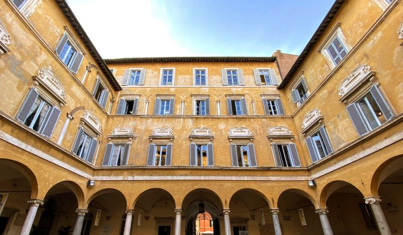 Ricordando lo scrittore da 50 milioni di copie che si oppose al diritto di parola contro le “legioni di imbecilli” sui social