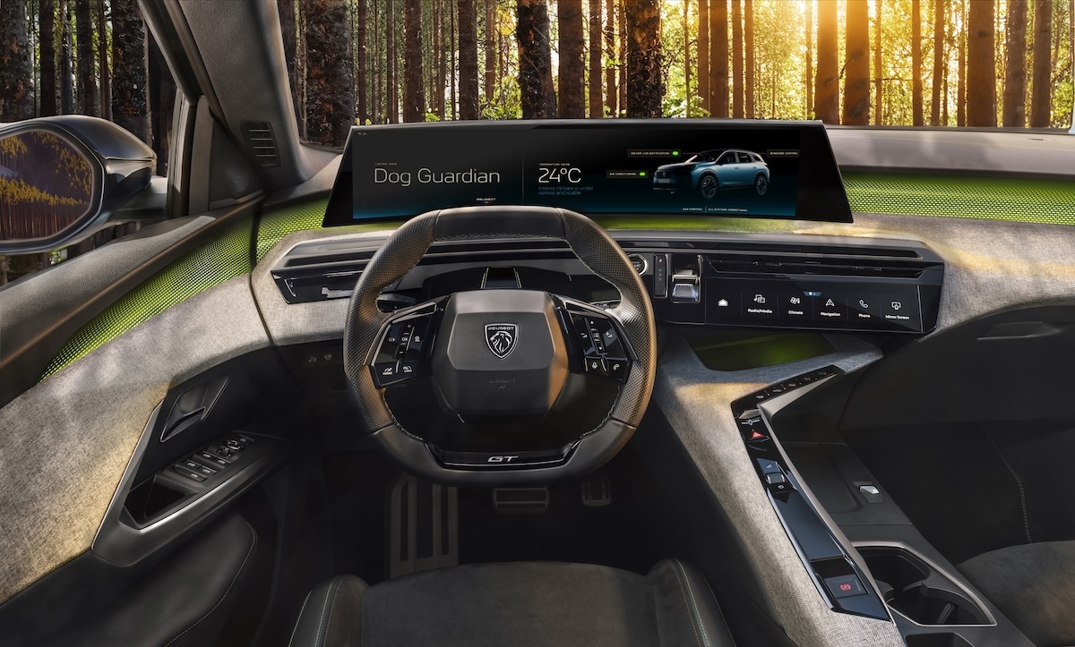 PEUGEOT presenta il SUV pensato anche per i cani PEUGEOT presenta il SUV pensato anche per i cani