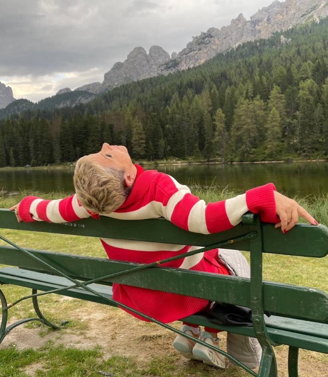 “Sono la figlia di Banfi”. Rosanna ci racconta la favola del gamberetto rosso e i 90 anni del papà che ha fatto sorridere l’Italia – INTERVISTA ESCLUSIVA “Sono la figlia di Banfi”. Rosanna ci racconta la favola del gamberetto rosso e i 90 anni del papà che ha fatto sorridere l’Italia – INTERVISTA ESCLUSIVA