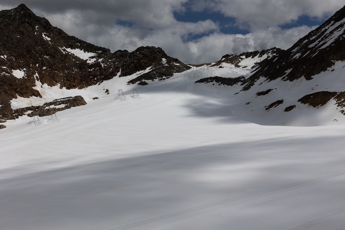 MINI Takes Care protegge la neve in alta quota / Video MINI Takes Care protegge la neve in alta quota / Video
