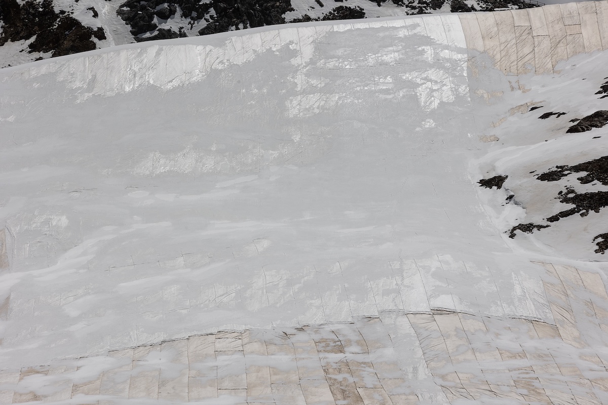 MINI Takes Care protegge la neve in alta quota / Video MINI Takes Care protegge la neve in alta quota / Video