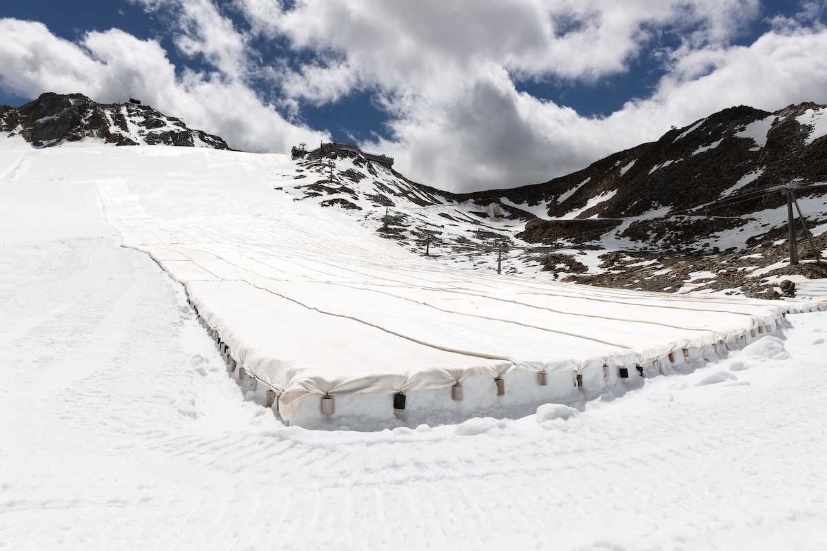 MINI Takes Care protegge la neve in alta quota / Video MINI Takes Care protegge la neve in alta quota / Video