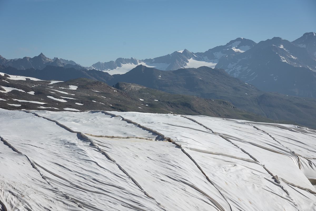 MINI Takes Care protegge la neve in alta quota / Video MINI Takes Care protegge la neve in alta quota / Video