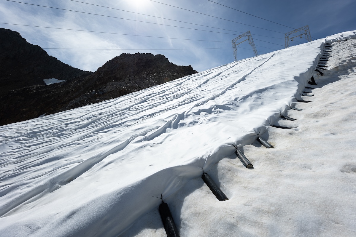 MINI Takes Care protegge la neve in alta quota / Video MINI Takes Care protegge la neve in alta quota / Video