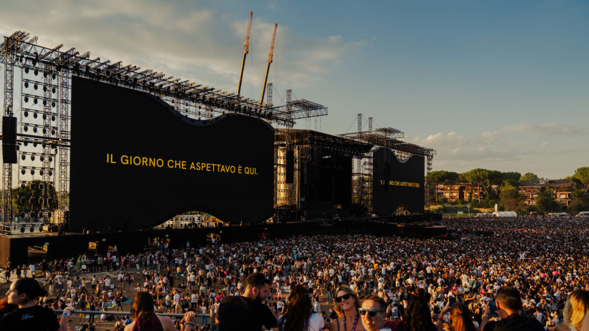 Ultimo piglia tutto: il maxi concerto di Tor Vergata approda sul grande schermo Ultimo piglia tutto: il maxi concerto di Tor Vergata approda sul grande schermo