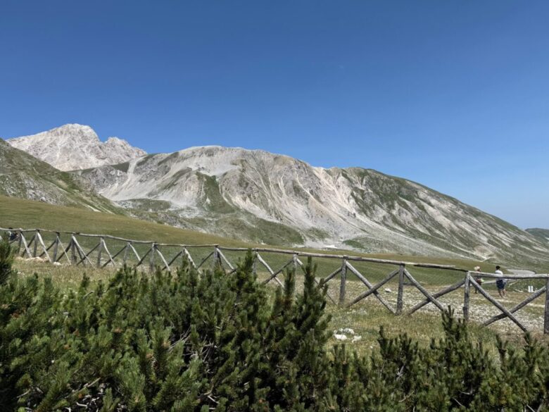 Ad alta quota cercando il fresco, i romani fuggono dalla città verso le vette più vicine