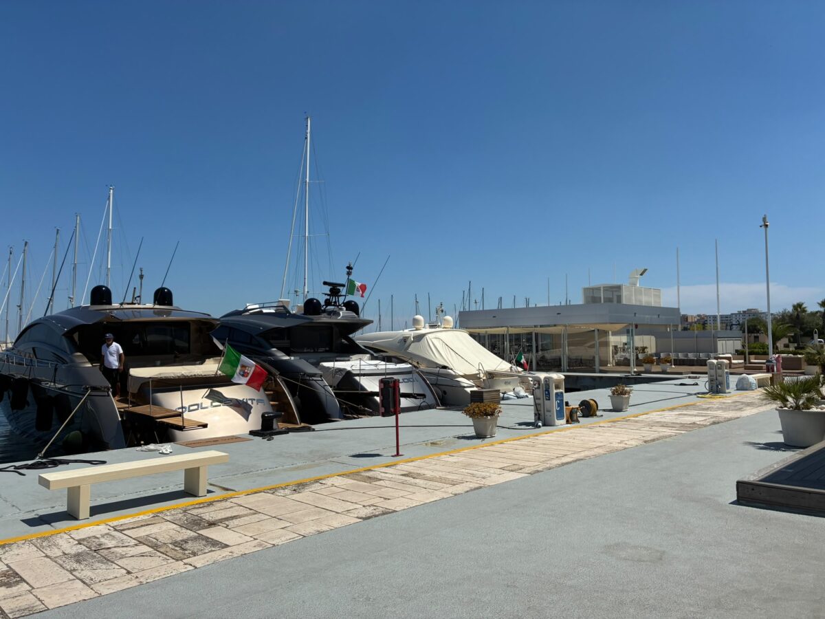 Marina Bleu Salento installa Aqualis: a Gallipoli arriva il sistema che cattura le microplastiche Marina Bleu Salento installa Aqualis: a Gallipoli arriva il sistema che cattura le microplastiche