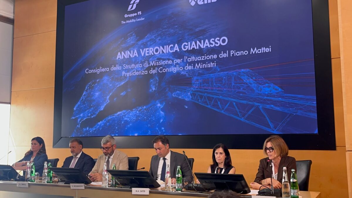 Ferrovie dello Stato scommette sul Piano Mattei: arrivano a Roma i primi 14 lavoratori tunisini Ferrovie dello Stato scommette sul Piano Mattei: arrivano a Roma i primi 14 lavoratori tunisini