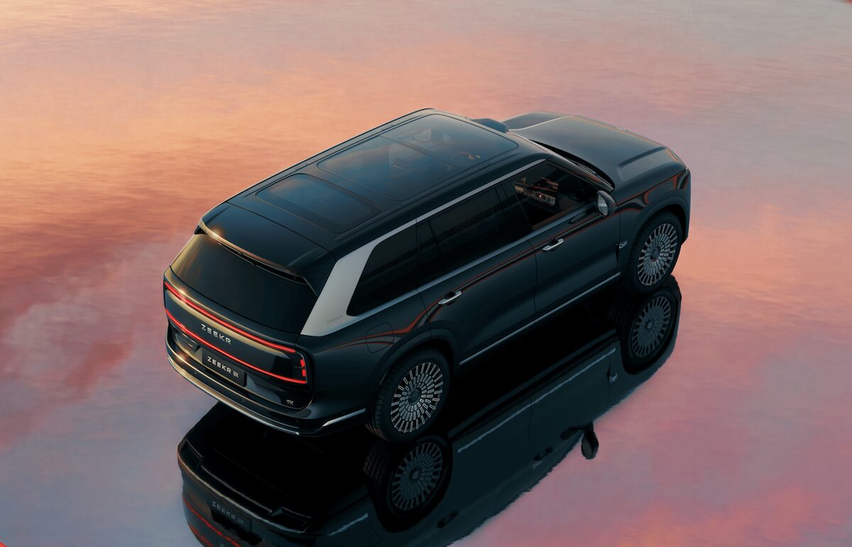 Zeekr 9X, il Super Hybrid da 897 CV sfida il lusso europeo