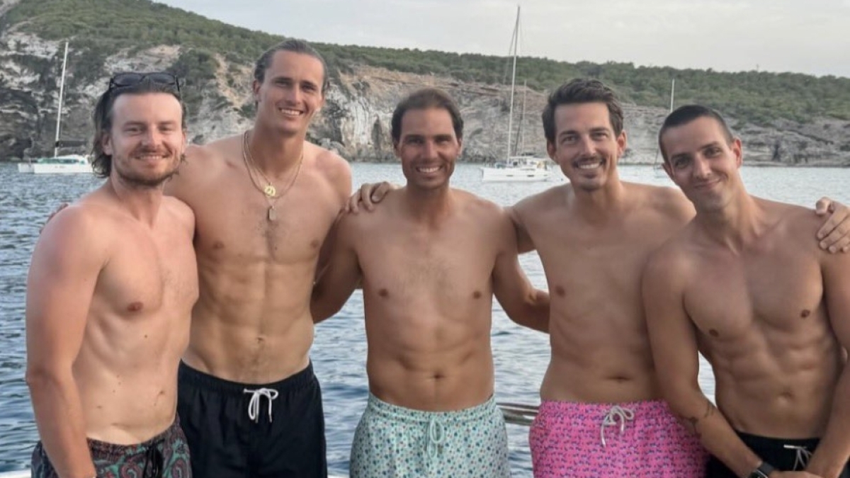 Sinner gli sfila Wimbledon, Nadal gli offre il mare: la cura vacanziera di Zverev per ripartire alla grande Sinner gli sfila Wimbledon, Nadal gli offre il mare: la cura vacanziera di Zverev per ripartire alla grande