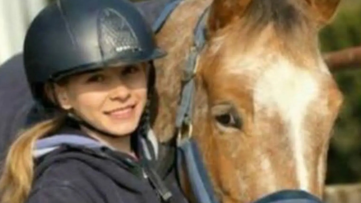 “Ha vissuto una vita piena d’amore”: l’ultimo saluto ad Alice, morta a 11 anni nella piscina di Sestri “Ha vissuto una vita piena d’amore”: l’ultimo saluto ad Alice, morta a 11 anni nella piscina di Sestri