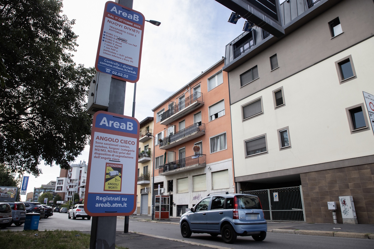 Area B e C Milano, moto e scooter: divieti rinviati al 2027 Area B e C Milano, moto e scooter: divieti rinviati al 2027