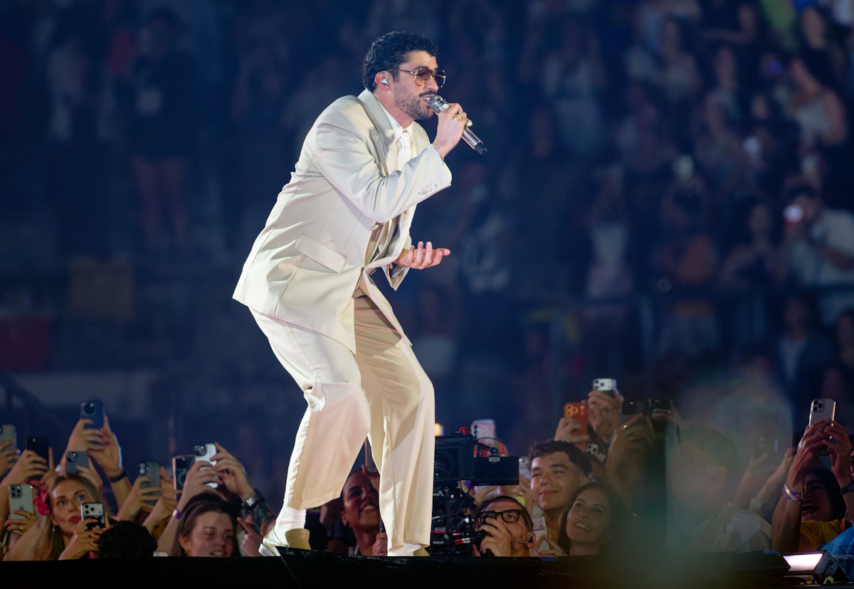 Bad Bunny: il nubifragio, la grandine e la “casita” diventa un rifugio. Cronistoria di un concerto da dimenticare Bad Bunny: il nubifragio, la grandine e la “casita” diventa un rifugio. Cronistoria di un concerto da dimenticare