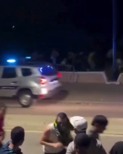 Emergenza migranti, Madrid mobilita l’esercito. Scontri alle frontiere tra Marocco e le enclavi Ceuta e Melilla- VIDEO Emergenza migranti, Madrid mobilita l’esercito. Scontri alle frontiere tra Marocco e le enclavi Ceuta e Melilla- VIDEO