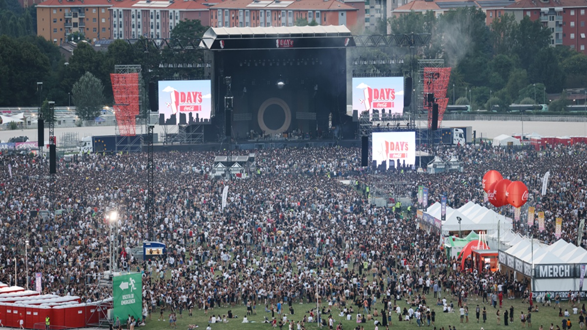 Concerti a San Siro, il piano anti-auto del Comune: non solo posteggi bici gratis ma anche dossi, sbarre e montagnette di terra Concerti a San Siro, il piano anti-auto del Comune: non solo posteggi bici gratis ma anche dossi, sbarre e montagnette di terra