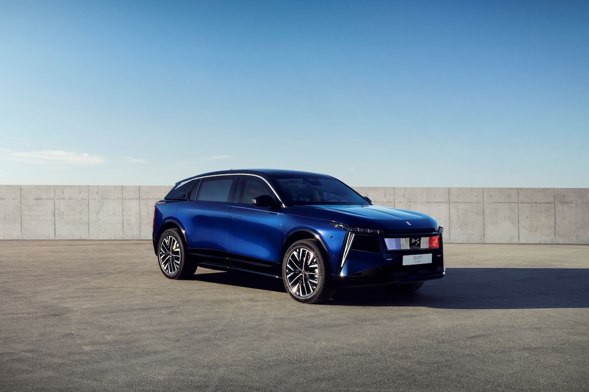DS svela il SUV elettrico blindato per l’Eliseo